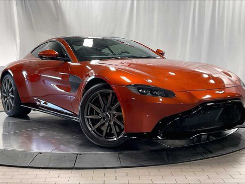 Used 2019 Aston Martin V8 Vantage Coupe 2D image 8