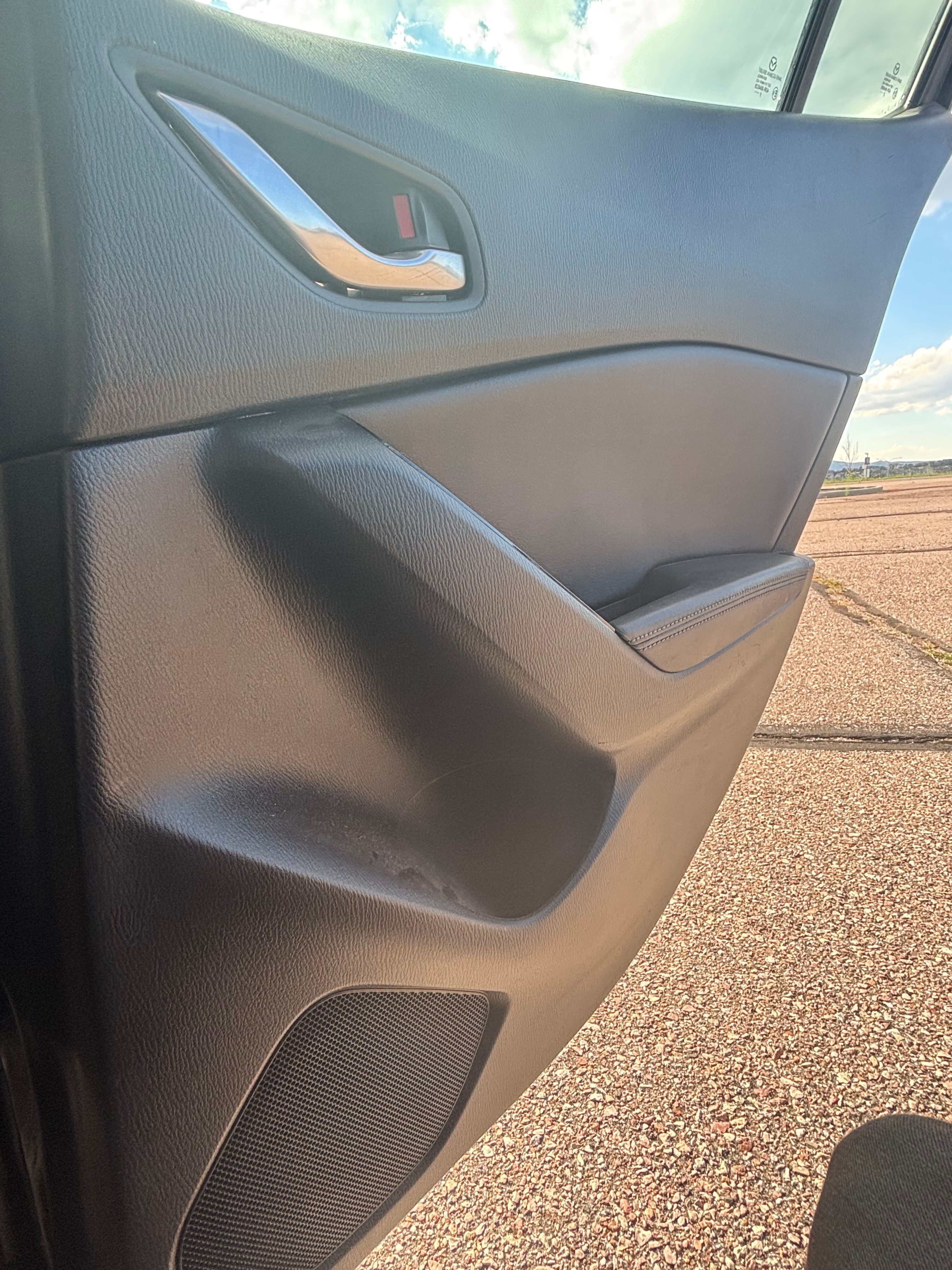 Used 2018 MAZDA MAZDA3 Touring FWD image 11