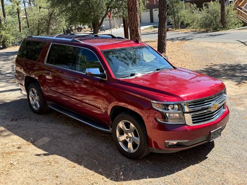 Used 2017 Chevrolet Suburban Premier AWD/4WD image 1