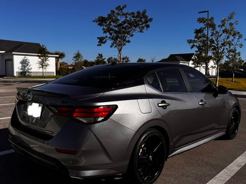 Used 2023 Nissan Sentra SR w/ Midnight Edition Package image 5