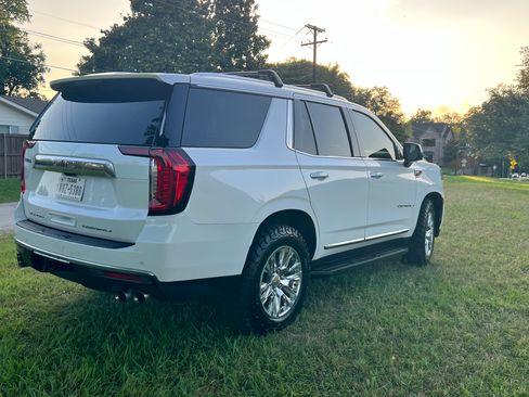 Used 2021 GMC Yukon Denali w/ Advanced Technology Package AWD/4WD image 5