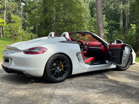 Used 2016 Porsche Boxster Spyder RWD image 6