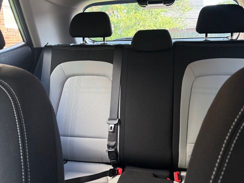 Used 2023 Hyundai Venue SEL w/ Cargo Package FWD image 8