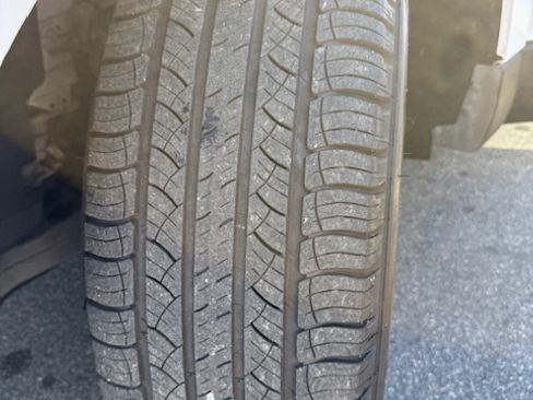 Used 2021 Ford Edge SE w/ Cargo Accessory Package image 18