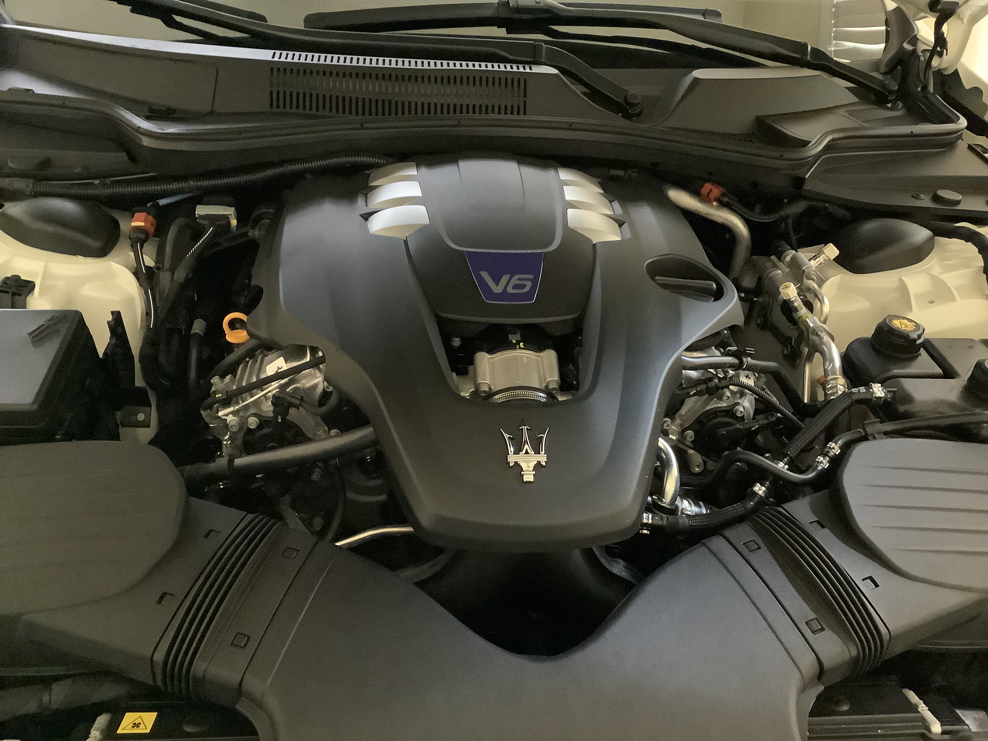 Used 2023 Maserati Ghibli Modena RWD image 15