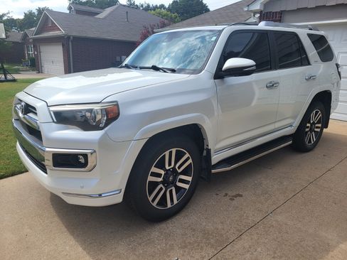 Used 2022 Toyota 4Runner Limited AWD/4WD image 2