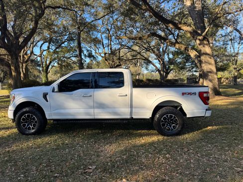 Used 2022 Ford F150 Lariat w/ Max Trailer Tow Package image 2