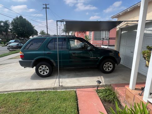 Used 1998 Isuzu Rodeo S image 1