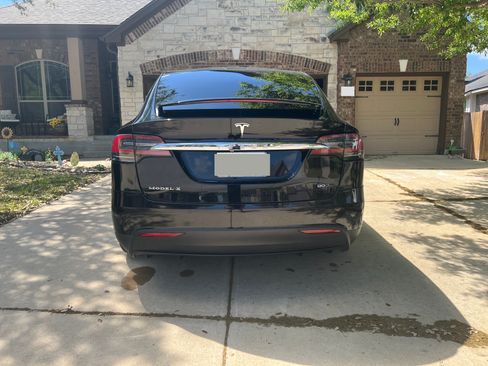 Used 2017 Tesla Model X 90D image 8