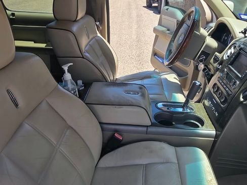 Used 2008 Lincoln Mark LT 2WD image 8