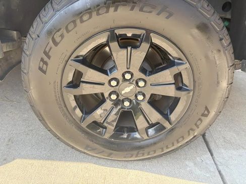 Used 2018 Chevrolet Colorado Z71 w/ Z71 Midnight Edition image 13