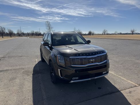 Used 2021 Kia Telluride SX w/ SX Prestige Package image 4