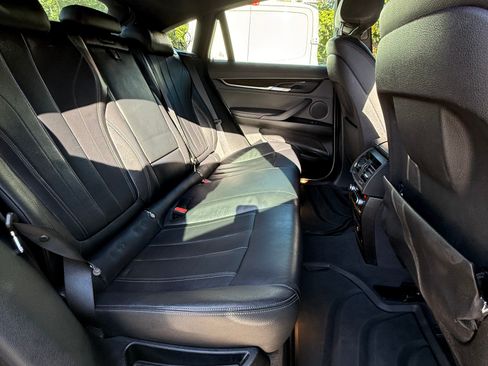 Used 2019 BMW X6 xDrive35i w/ Convenience Package image 11
