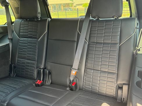 Used 2022 Cadillac Escalade Premium Luxury Platinum image 27