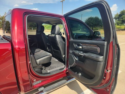 Used 2019 RAM 1500 Laramie RWD image 13