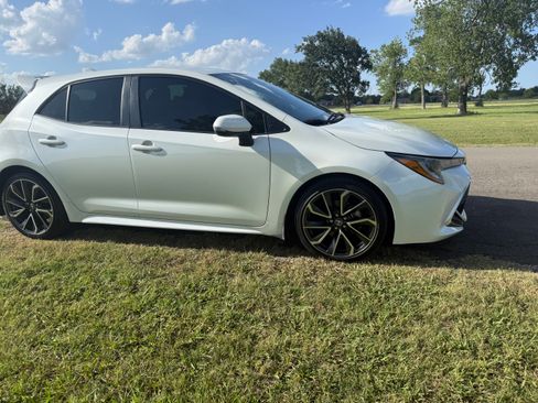 Used 2019 Toyota Corolla XSE FWD image 5