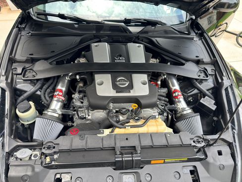Used 2015 Nissan 370Z Touring Sport RWD image 13