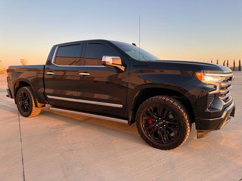 Used 2024 Chevrolet Silverado 1500 High Country image 5