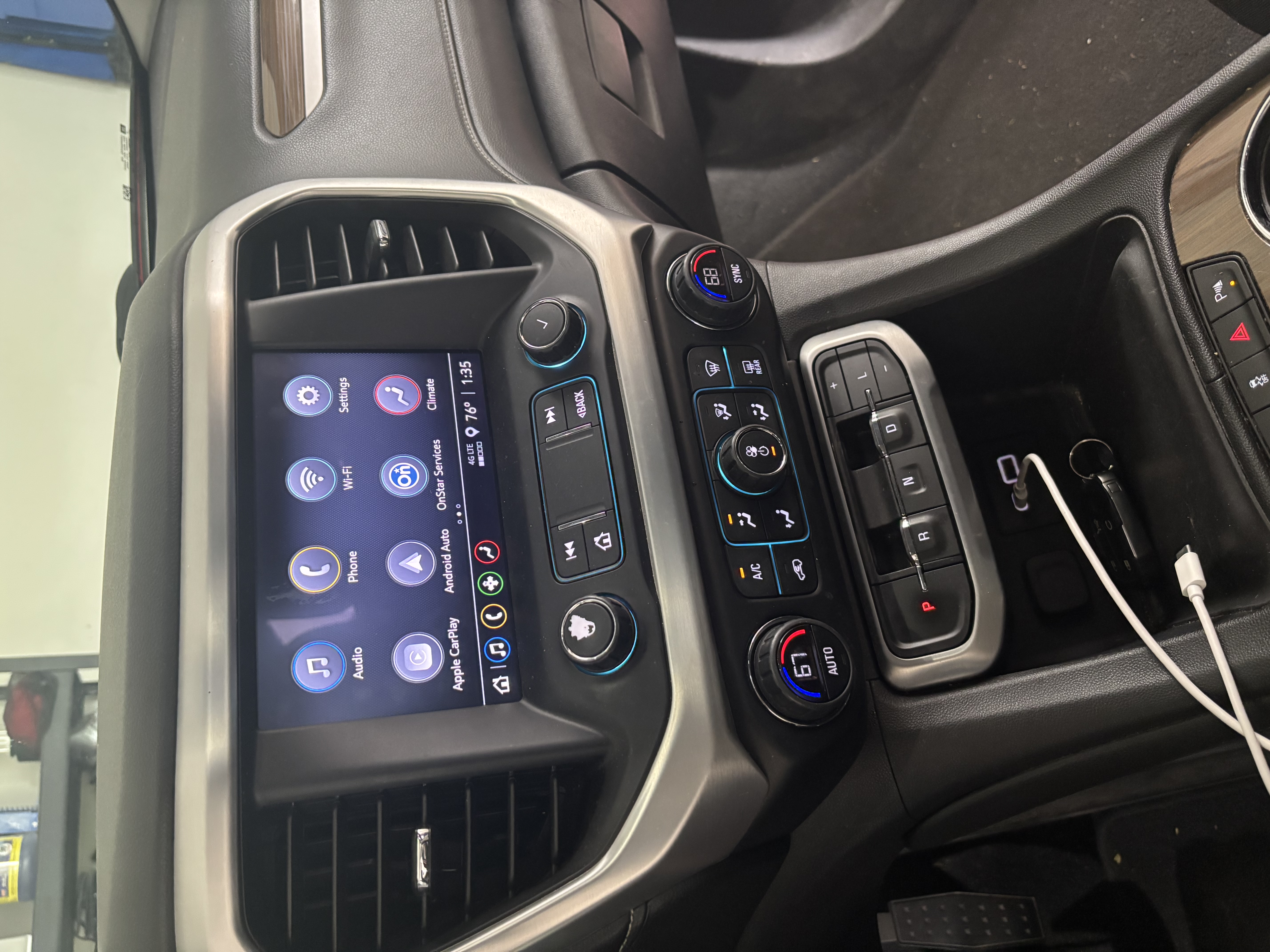 Used 2021 GMC Acadia SLE w/ Driver Convenience Package FWD image 10