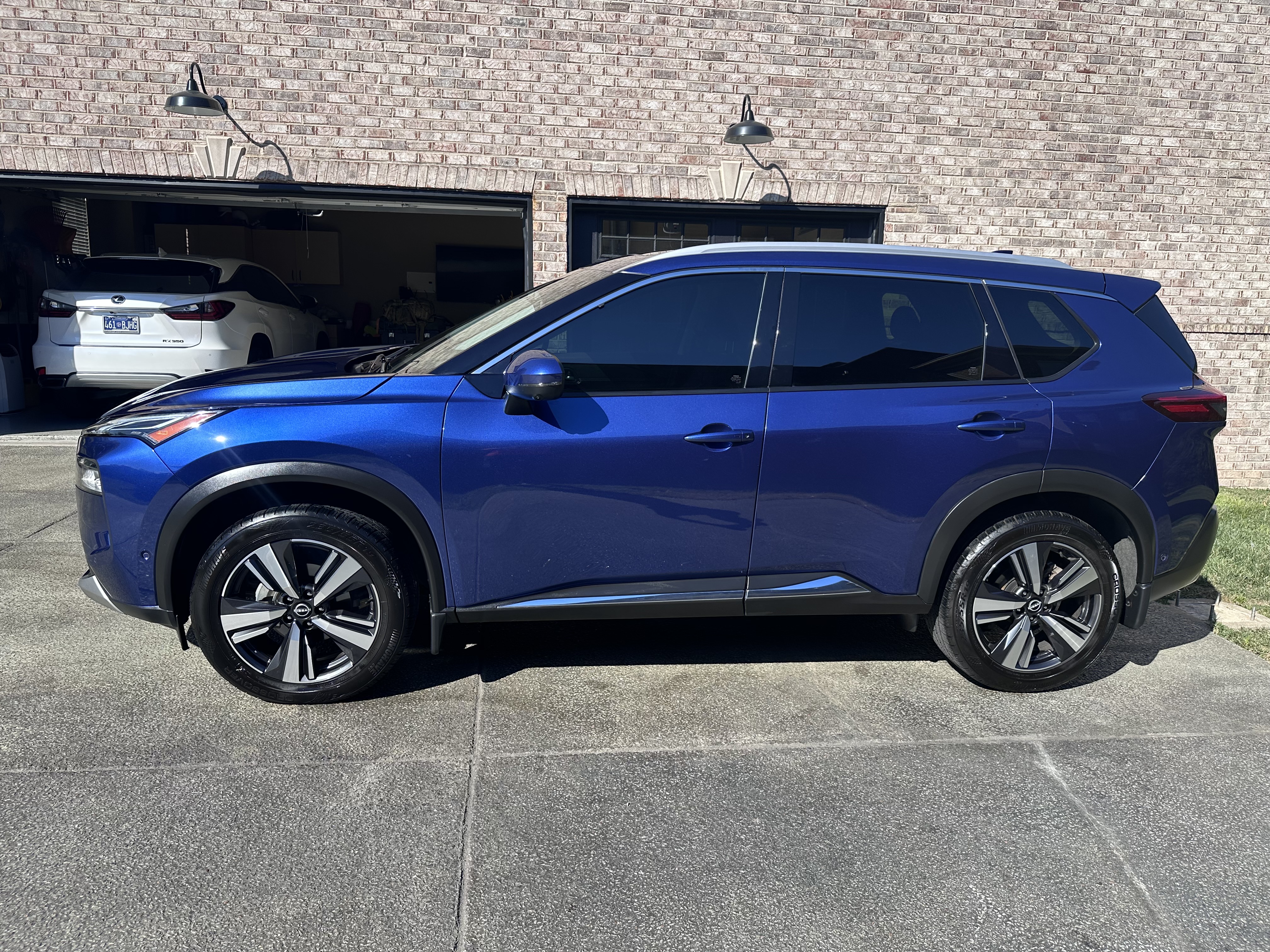 Used 2023 Nissan Rogue Platinum w/ Platinum Premium Package AWD/4WD image 1