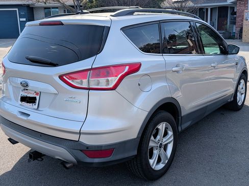 Used 2015 Ford Escape SE w/ Equipment Group 201A image 4