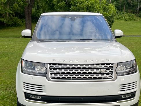 Used 2017 Land Rover Range Rover HSE image 2