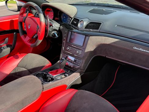 Used 2017 Maserati GranTurismo Sport image 11