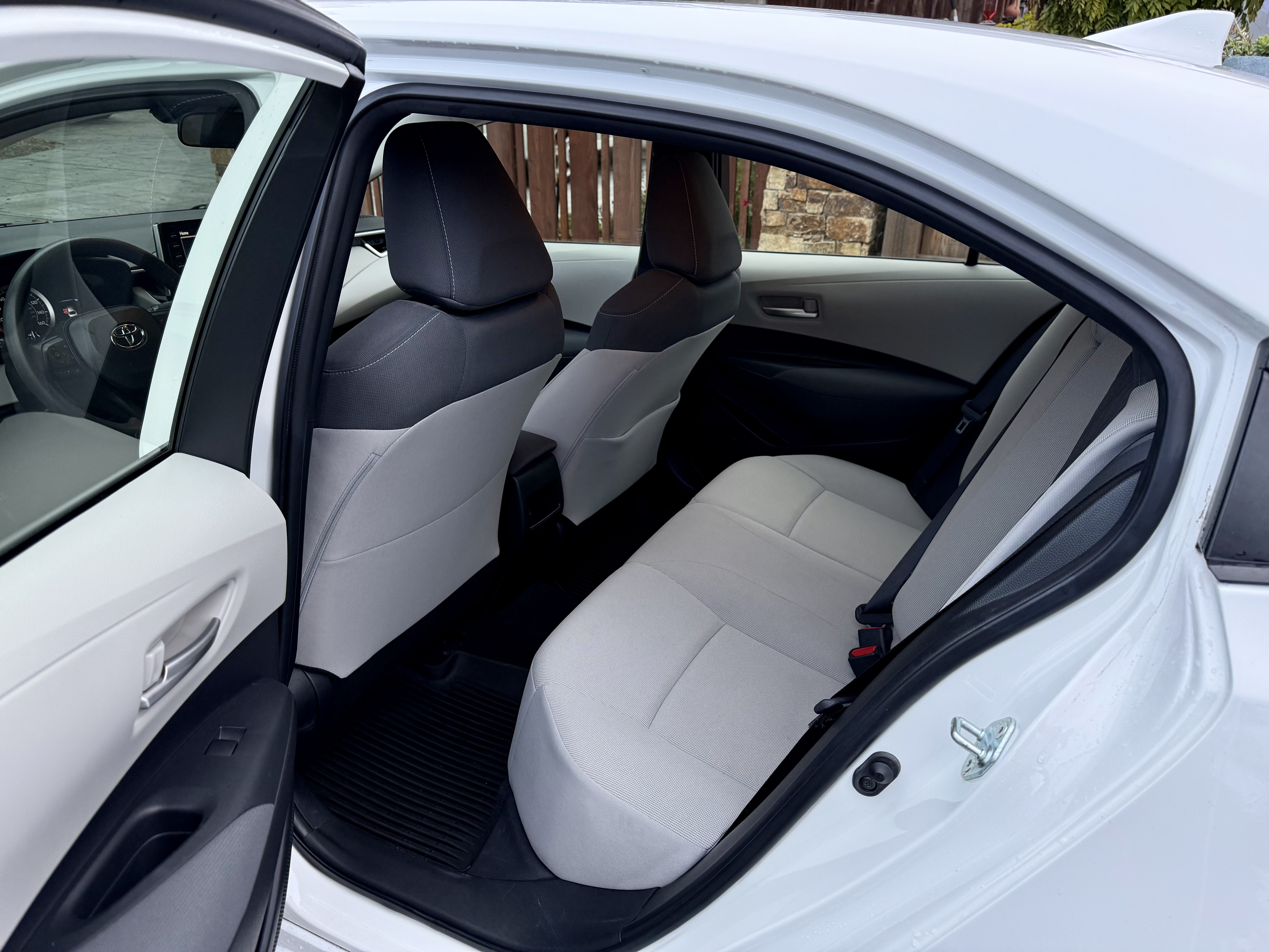 Used 2020 Toyota Corolla LE w/ LE Premium Package FWD image 10