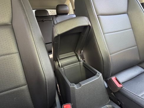 Used 2018 Volkswagen Tiguan SE image 6