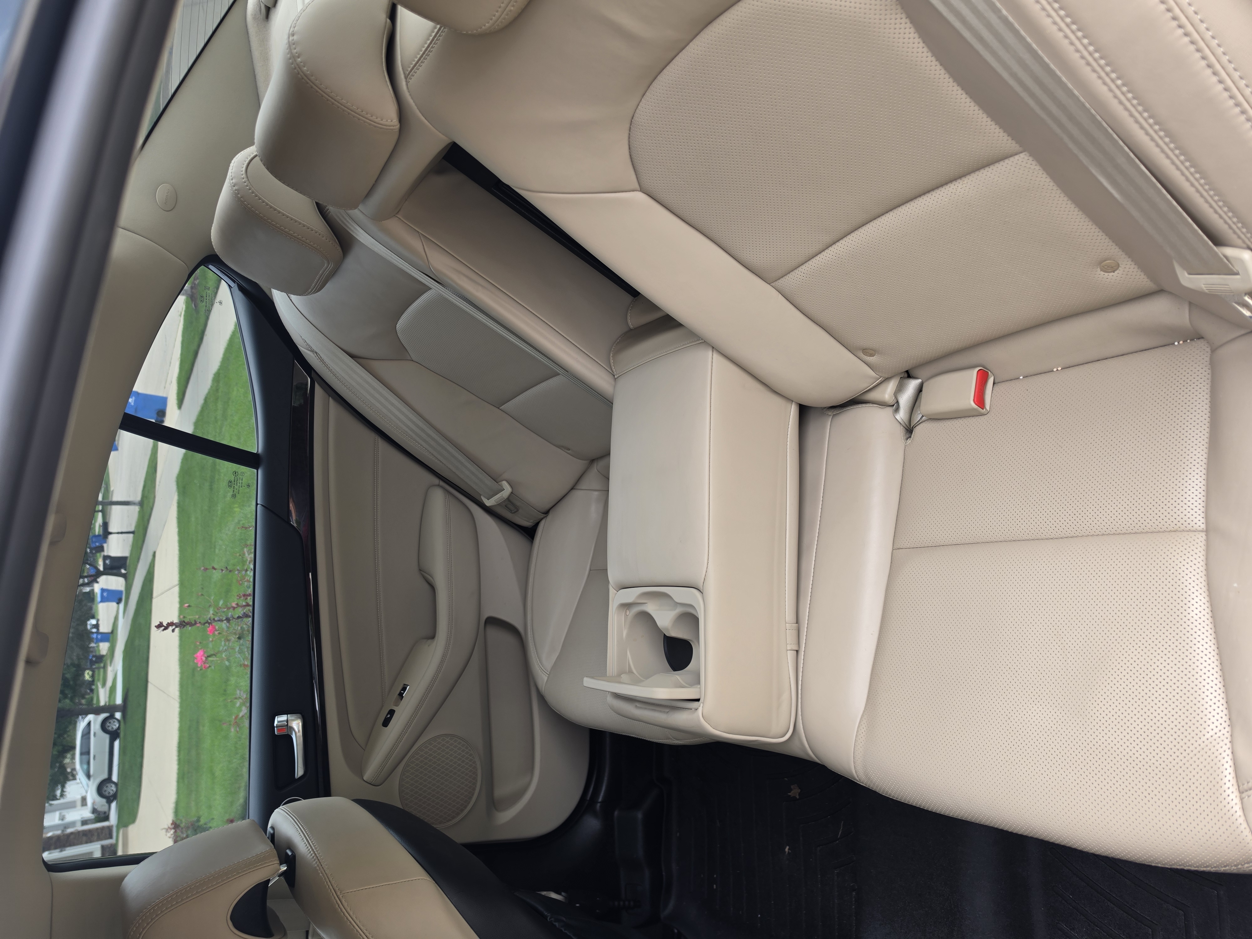 Used 2015 Kia Cadenza Premium w/ Technology Package FWD image 13
