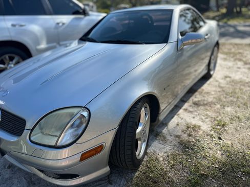 Used 2004 Mercedes-Benz SLK 230 image 4