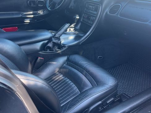 Used 2004 Chevrolet Corvette Convertible w/ Preferred Equipment Group image 30