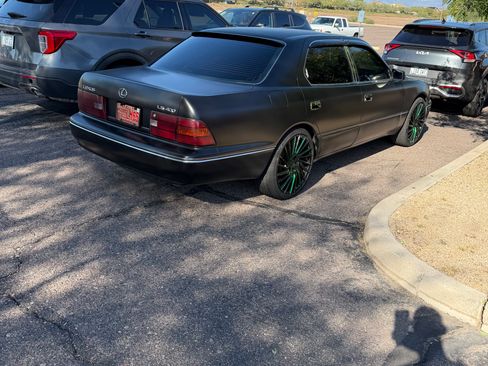 Used 1999 Lexus LS 400 image 1