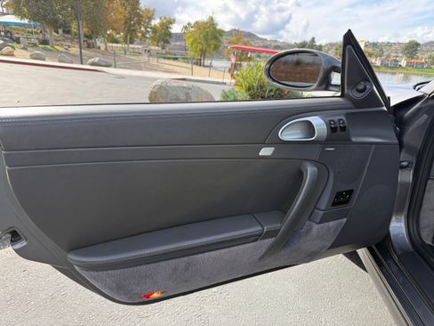 Used 2008 Porsche 911 Carrera S RWD image 5