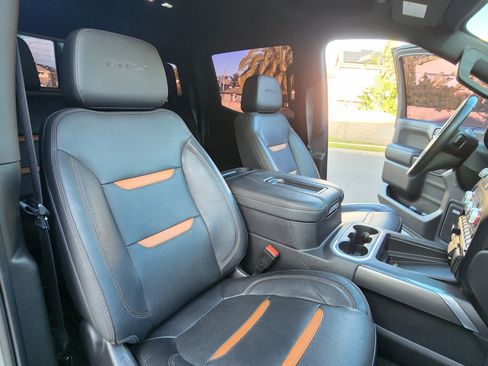 Used 2021 GMC Sierra 1500 AT4 w/ AT4 Premium Package image 11