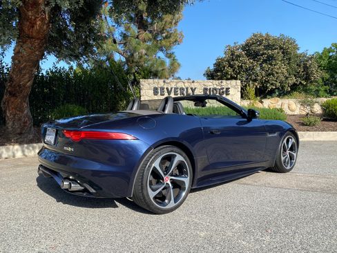 Used 2016 Jaguar F-TYPE R image 5