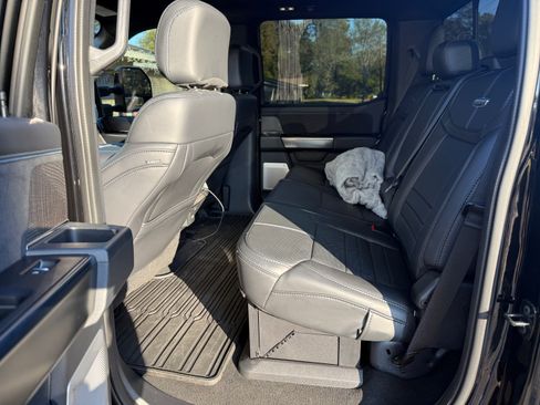 Used 2025 Ford F250 Platinum image 12