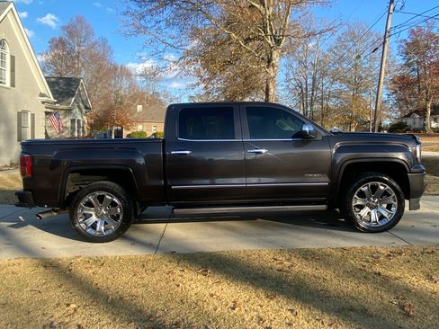 Used 2016 GMC Sierra 1500 Denali w/ Denali Ultimate Package image 5