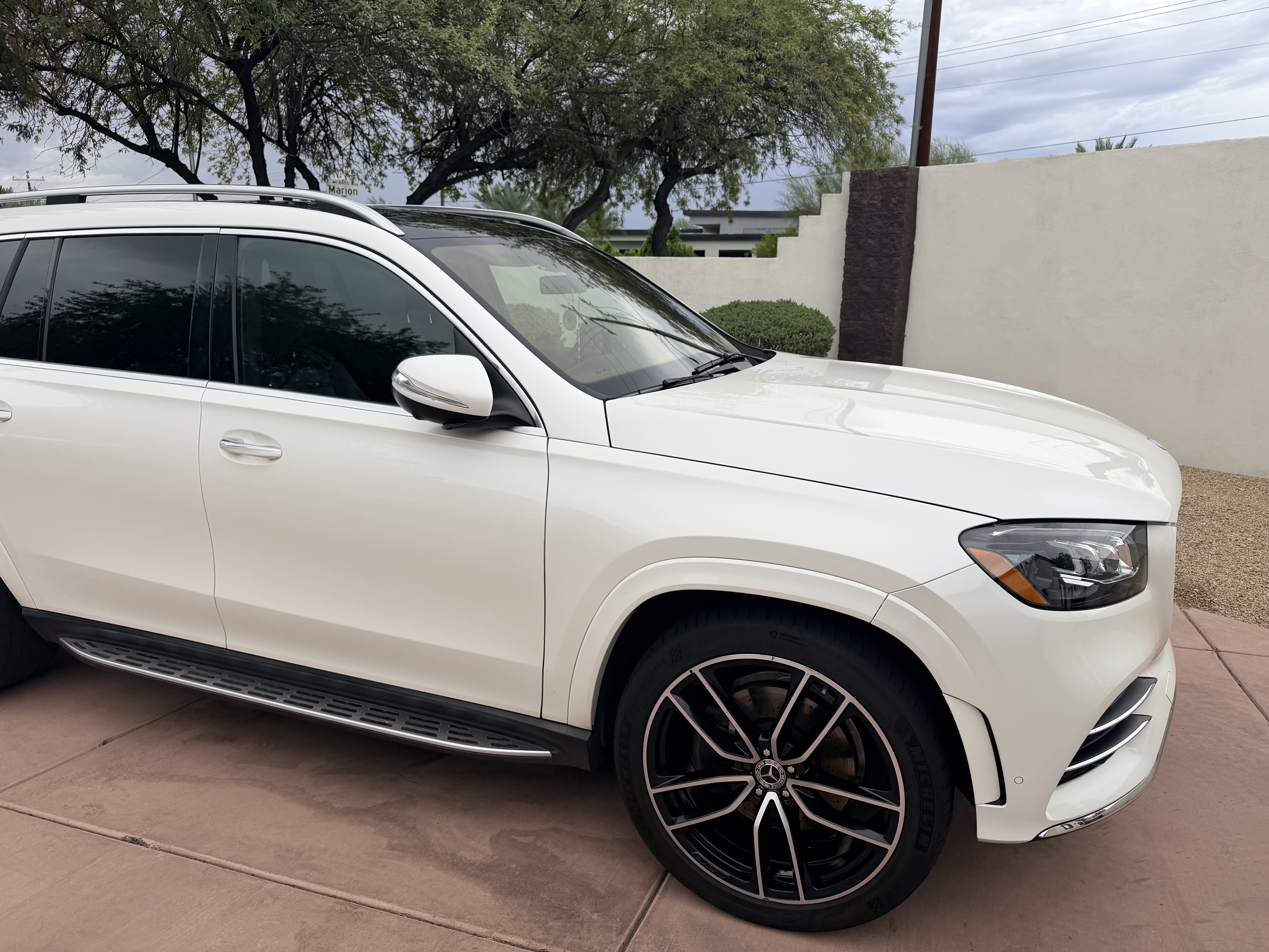 Used 2021 Mercedes-Benz GLS 580 4MATIC image 4