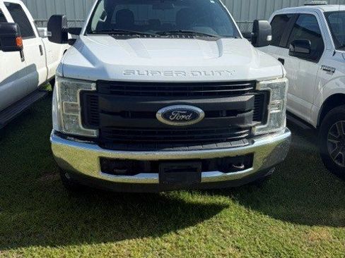 Used 2017 Ford F250 XL w/ Power Equipment Group AWD/4WD image 2