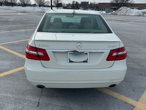 Used 2011 Mercedes-Benz E 350 4MATIC Sedan image 5