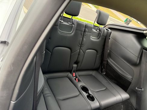 Used 2025 Tesla Model Y Long Range image 5