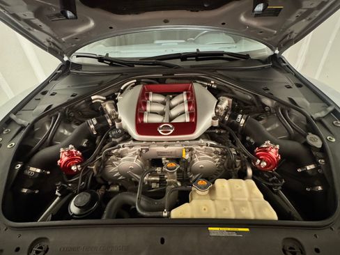 Used 2018 Nissan GT-R Premium AWD/4WD image 5