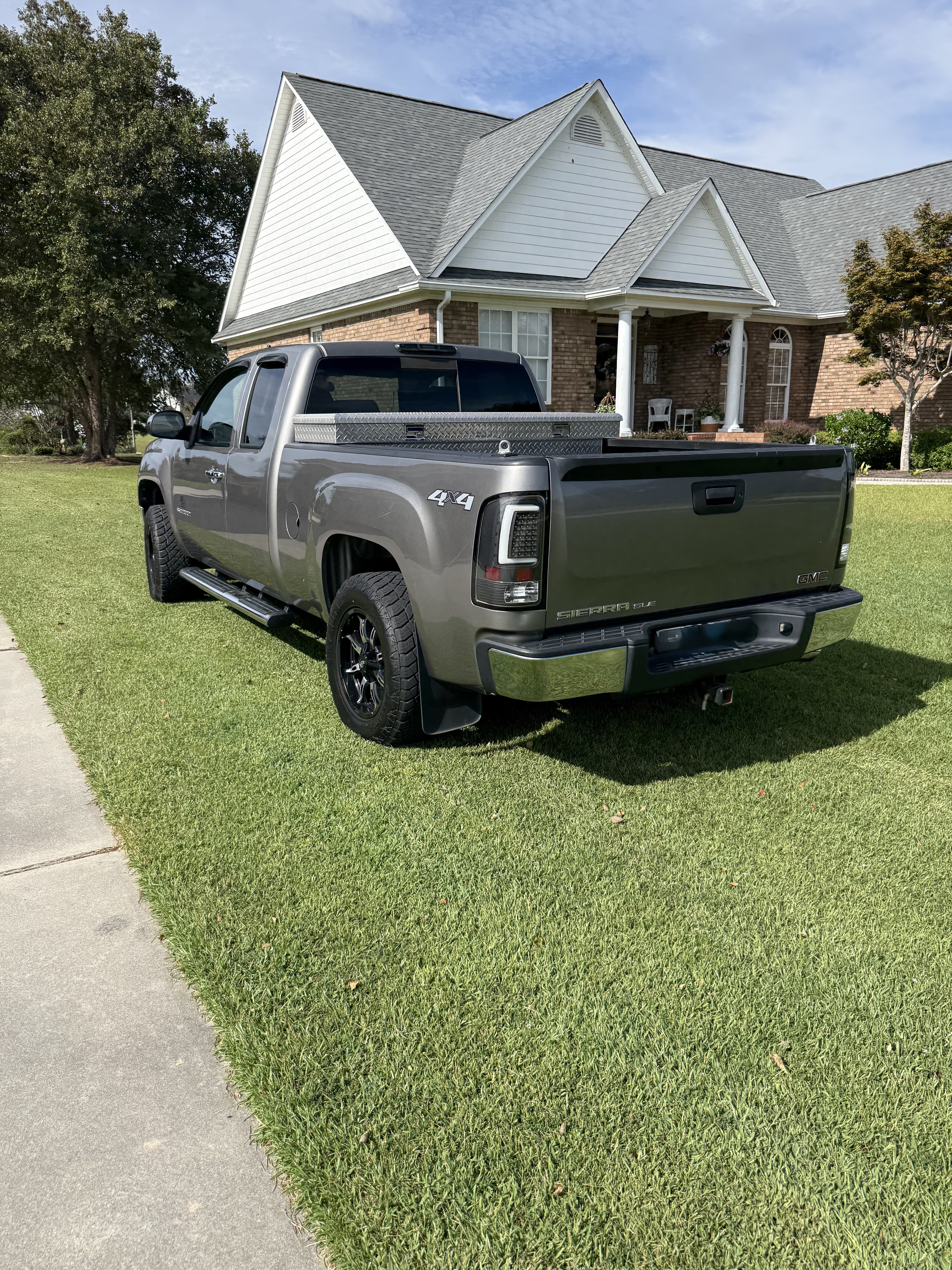 Used 2012 GMC Sierra 1500 SLE w/ Power Tech Package AWD/4WD image 10