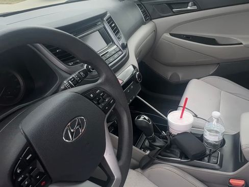 Used 2017 Hyundai Tucson SE image 6