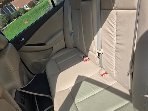 Used 2011 Nissan Altima 2.5 SL w/ 2.5SL Pkg image 9