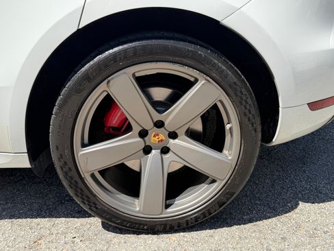 Used 2017 Porsche Macan Turbo image 19