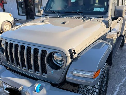 Used 2022 Jeep Wrangler Unlimited Sahara image 1