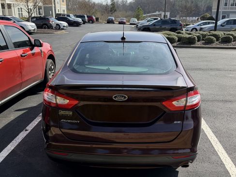 Used 2013 Ford Fusion SE image 5