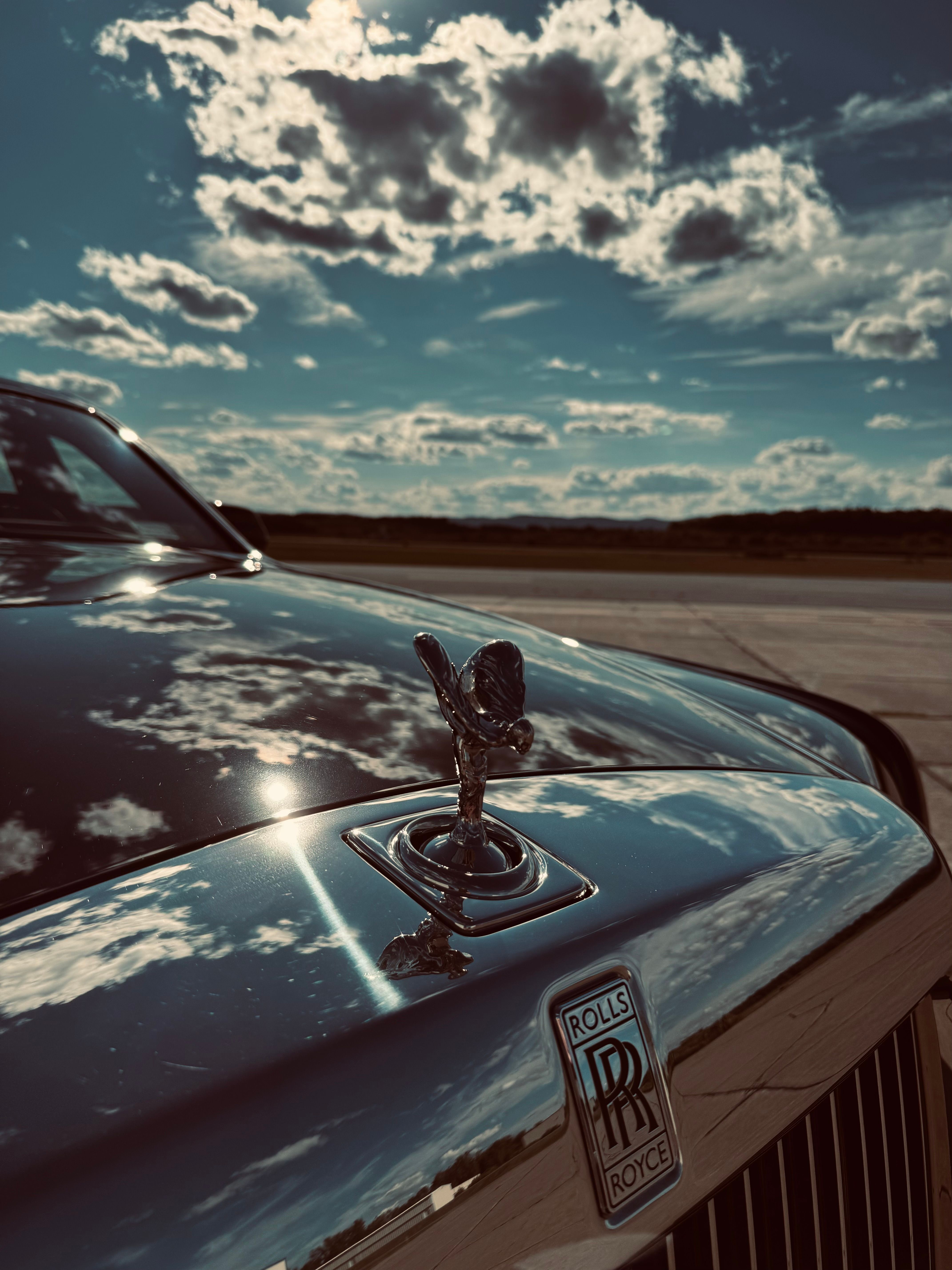 Used 2022 Rolls-Royce Phantom Sedan w/ The Phantom Package RWD image 4